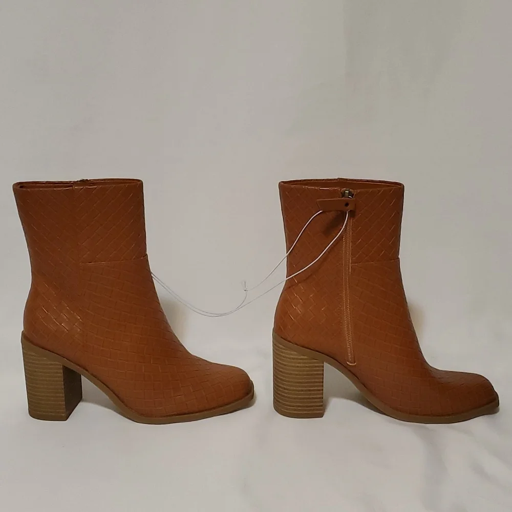 Universal Thread Woman's Arden Mid Shaft Boots - Picture 12 of 16